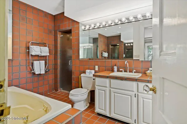 $3,250,000 | 605 North Broadway, Saratoga Springs, NY 12866