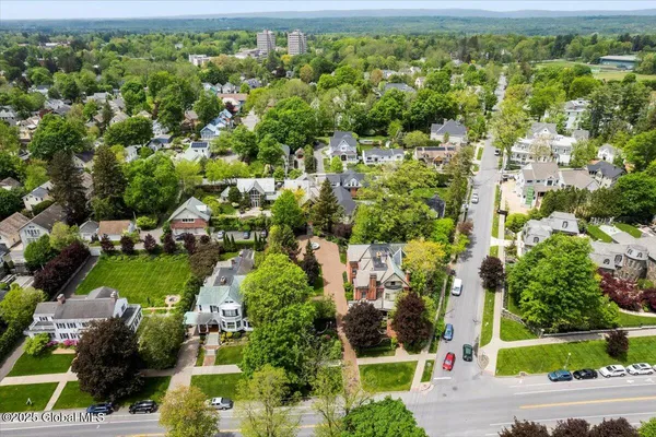 $3,250,000 | 605 North Broadway, Saratoga Springs, NY 12866