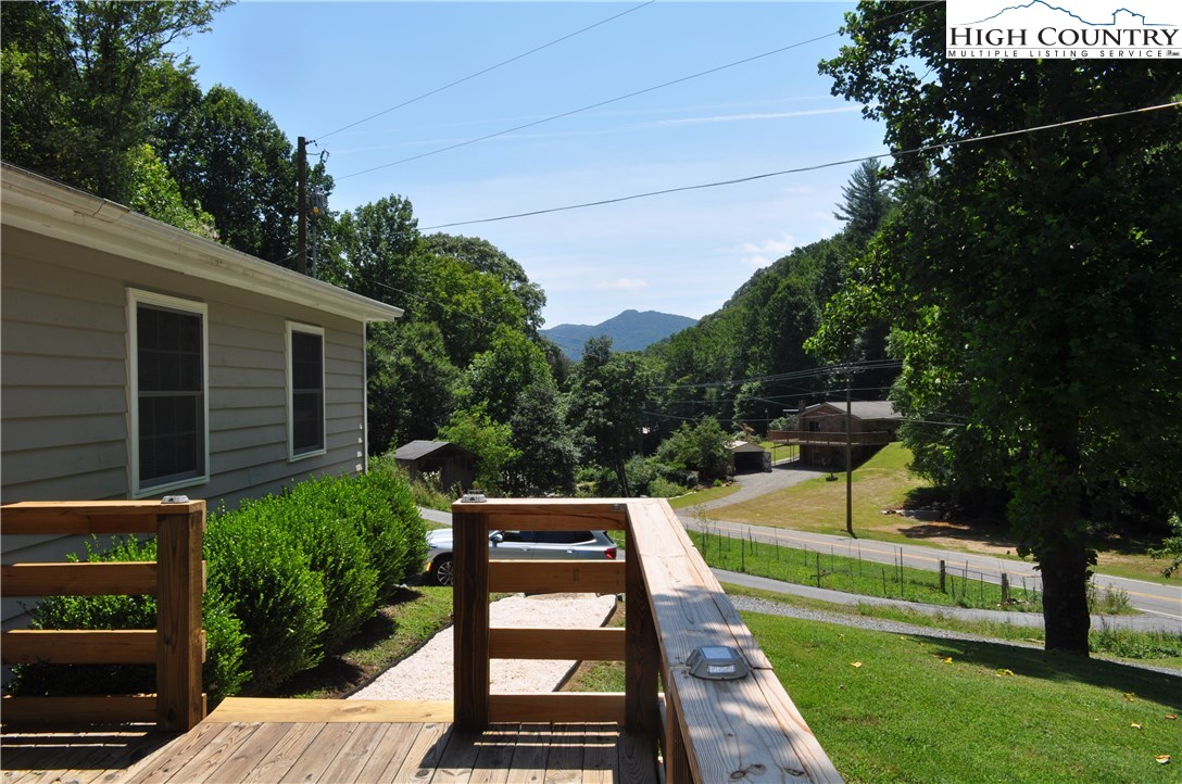 978 Laurel Branch Road Vilas, NC 28692 - Photo 5 of 30 Gallery Image 5
