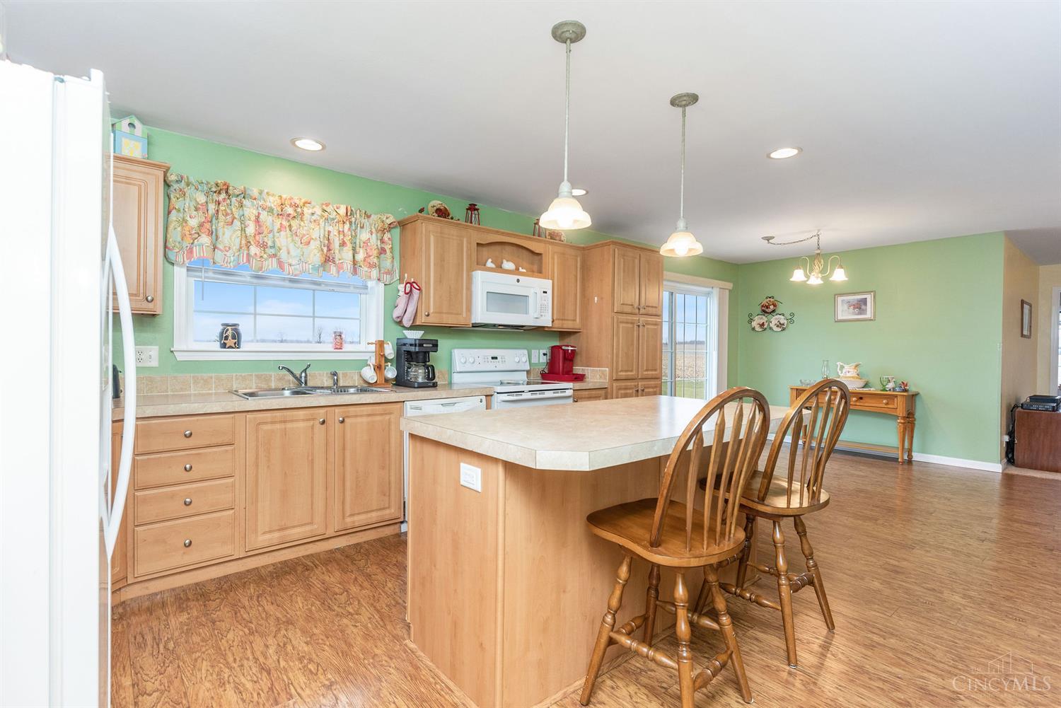 828 Gumley Road Blanchester, OH 45107 - Photo 8 of 32