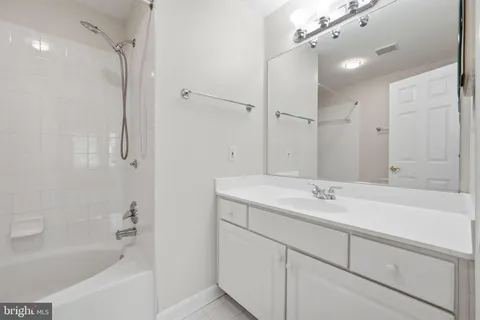 $415,000 | 404 King Farm Boulevard, Unit 40406, Rockville, MD 20850