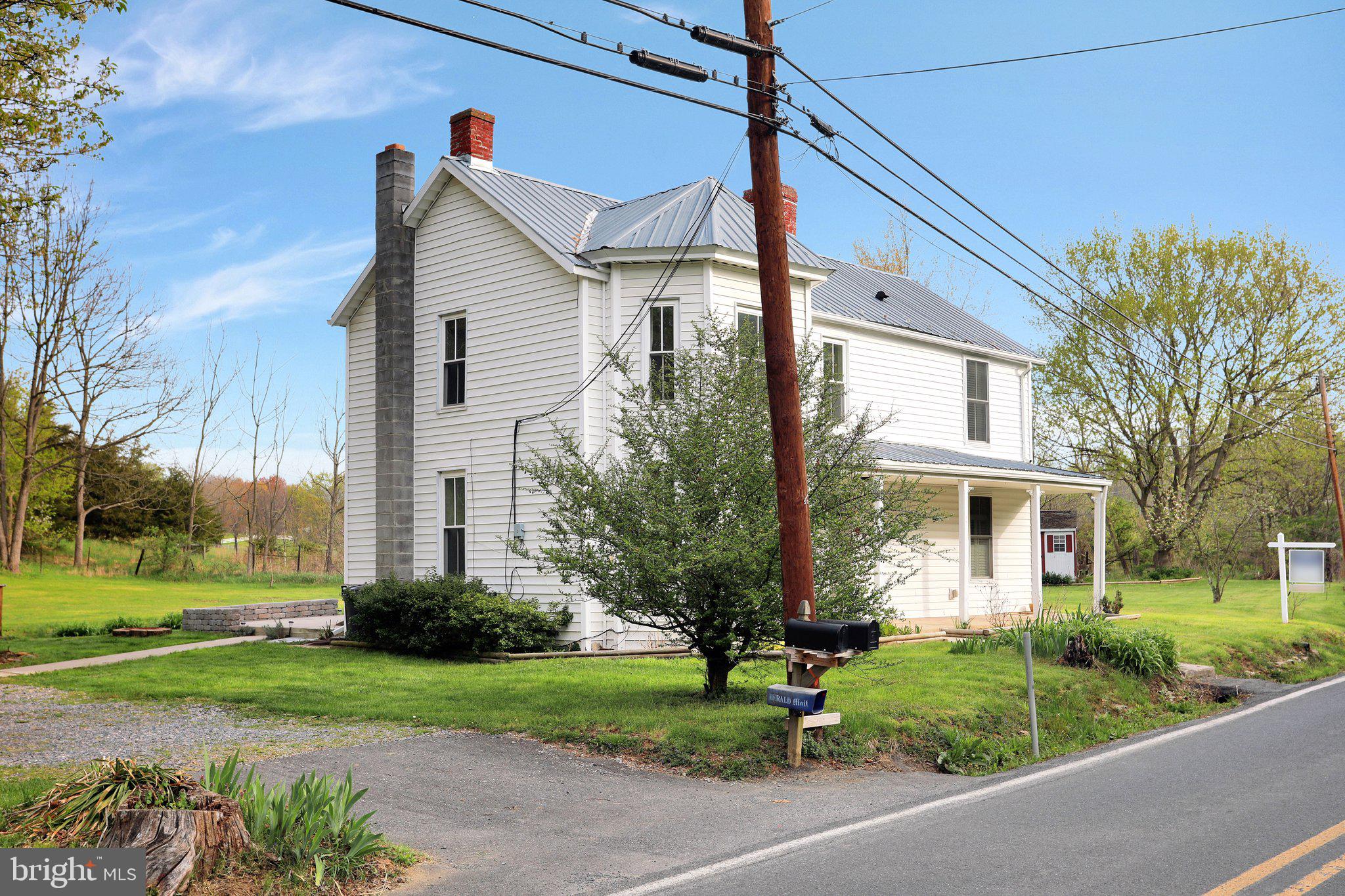 12524 Big Pool Road Clear Spring, MD 21722 - Photo 41 of 41 Side view with driveway
