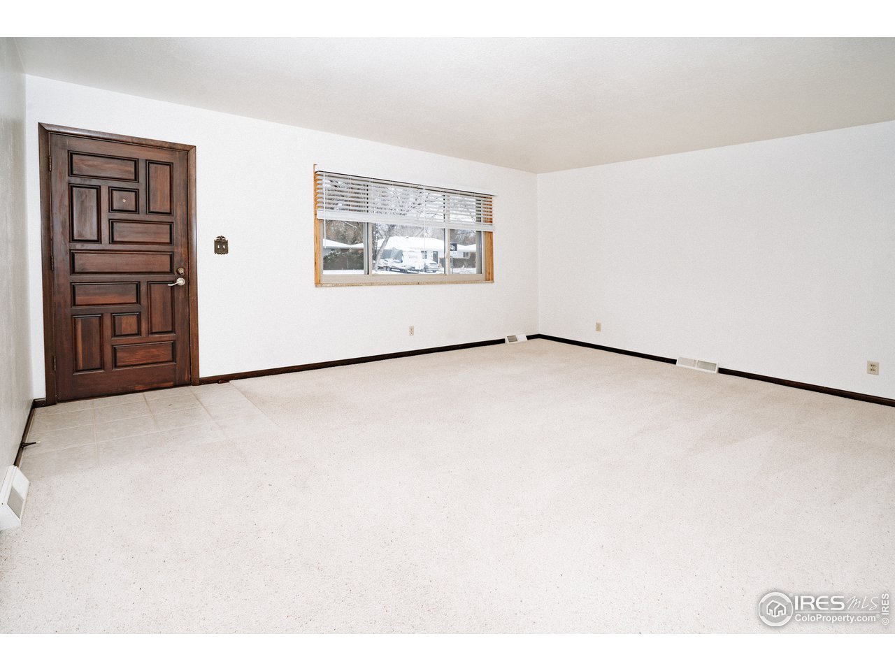 612 Columbia Road Fort Collins, CO 80525 - Photo 8 of 31 Living room Entry
