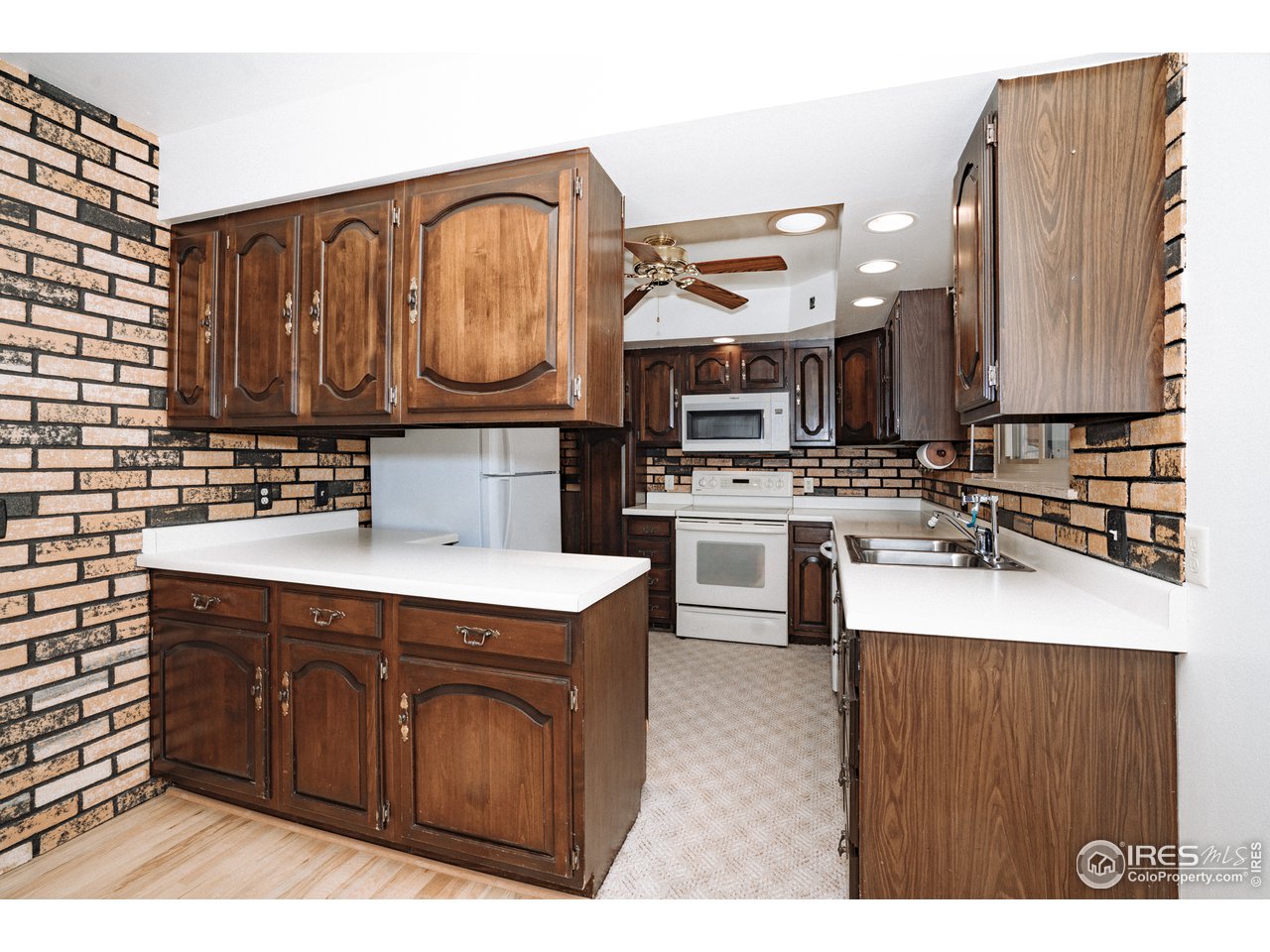 612 Columbia Road Fort Collins, CO 80525 - Photo 10 of 31 Kitchen