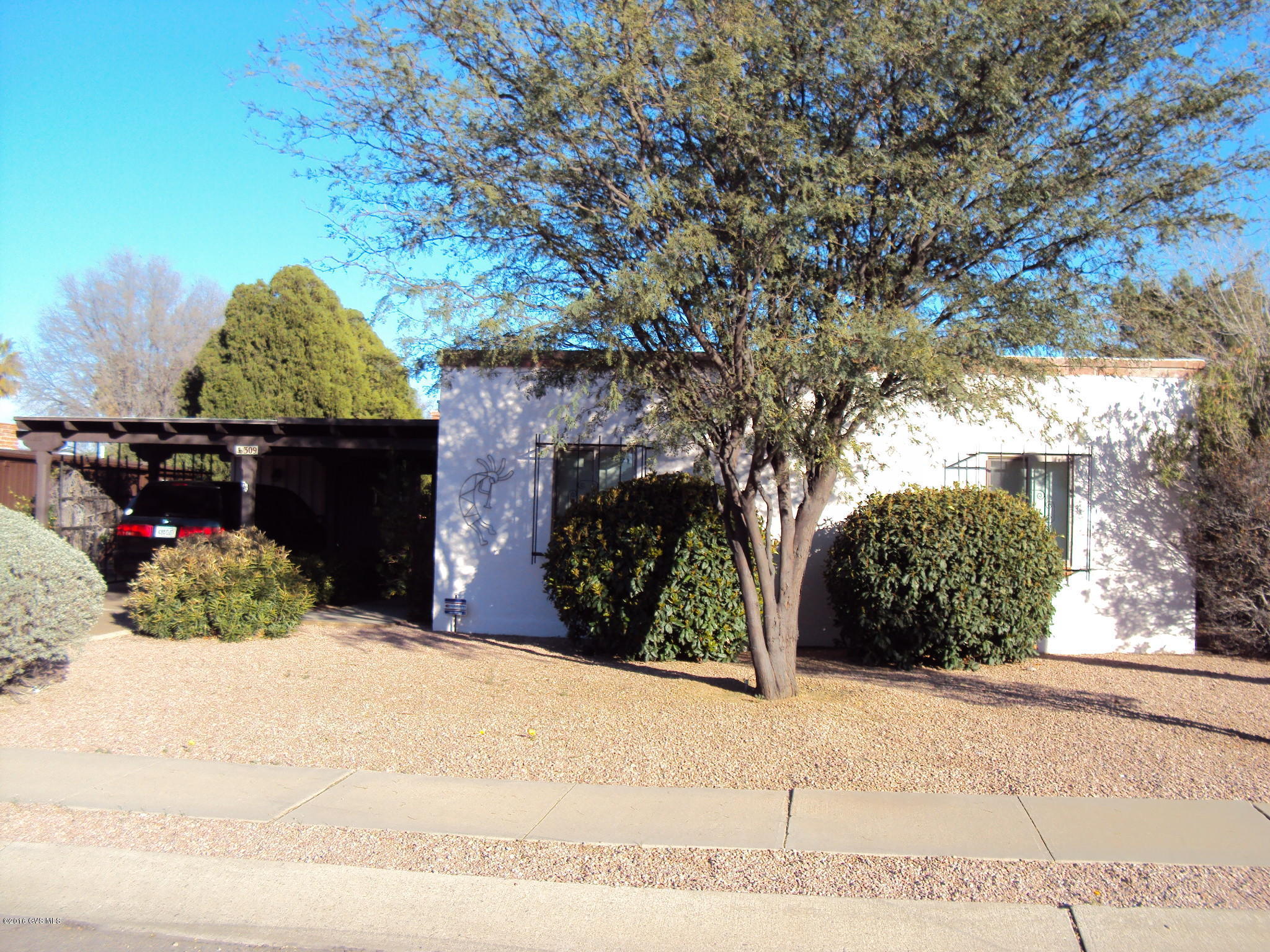 309 South Vista Del Rio Green Valley, AZ 85614 - Photo 2 of 23