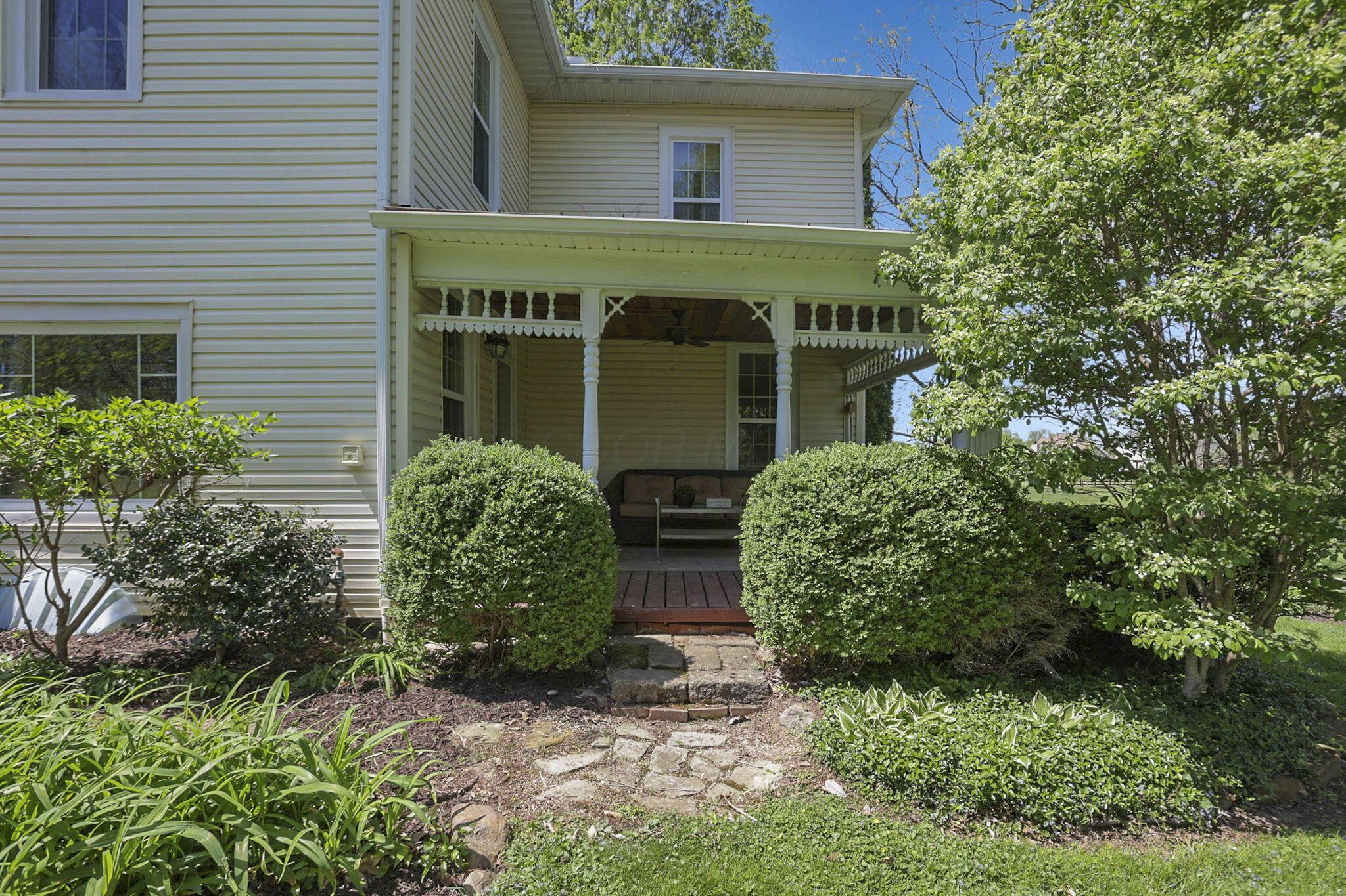 8056 Summit Road Southwest Reynoldsburg, OH 43068 - Photo 4 of 71 1-web-or-mls-0D3A8635