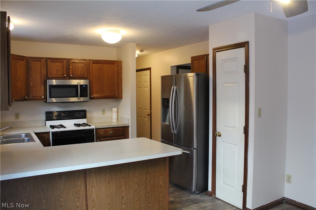 526 Gibbs Road Akron, OH 44312 - Photo 3 of 22