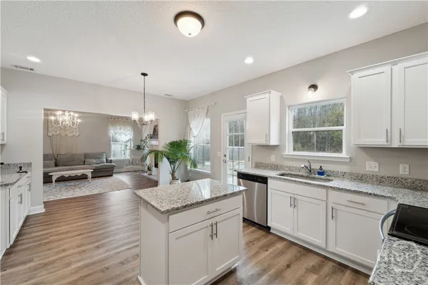 $2,100 | 601 Meloney Drive, Hinesville, GA 31313