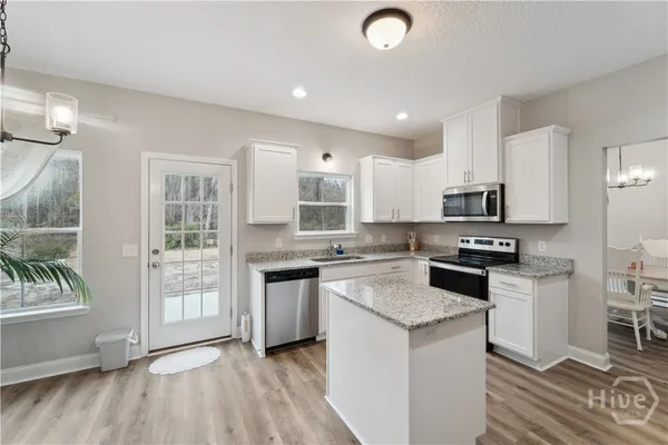 $2,100 | 601 Meloney Drive, Hinesville, GA 31313