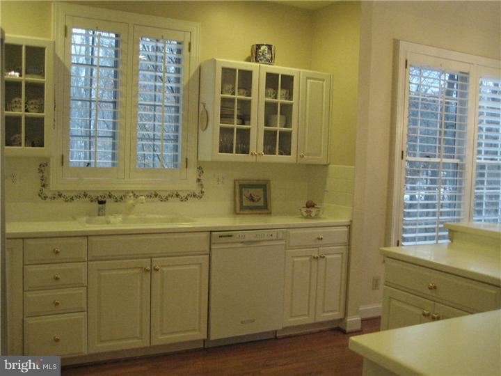 198 3 Rivers Court, Unit 98 Berwyn, PA 19312 - Photo 12 of 21 Kitchen