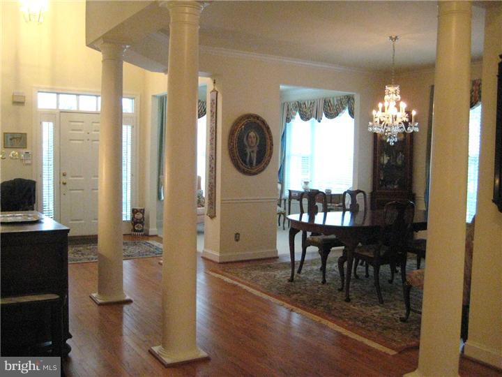 198 3 Rivers Court, Unit 98 Berwyn, PA 19312 - Photo 15 of 21 Hallway