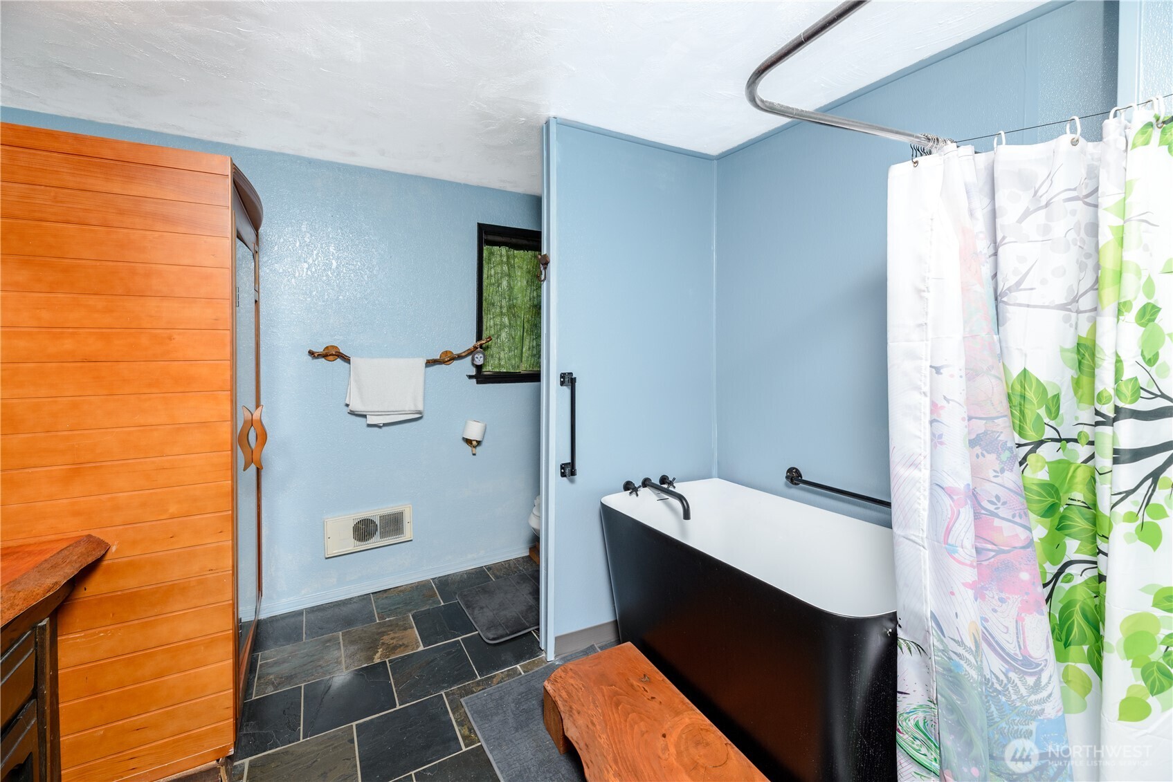 323 Hulse Road Port Angeles, WA 98362 - Photo 15 of 40