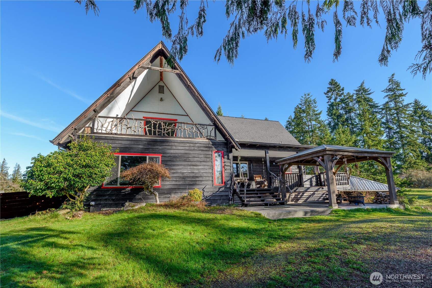 323 Hulse Road Port Angeles, WA 98362 - Photo 2 of 40