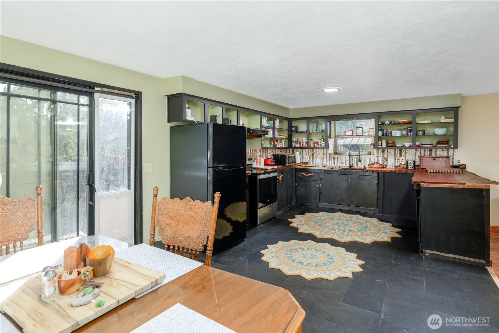 323 Hulse Road Port Angeles, WA 98362 - Photo 9 of 40