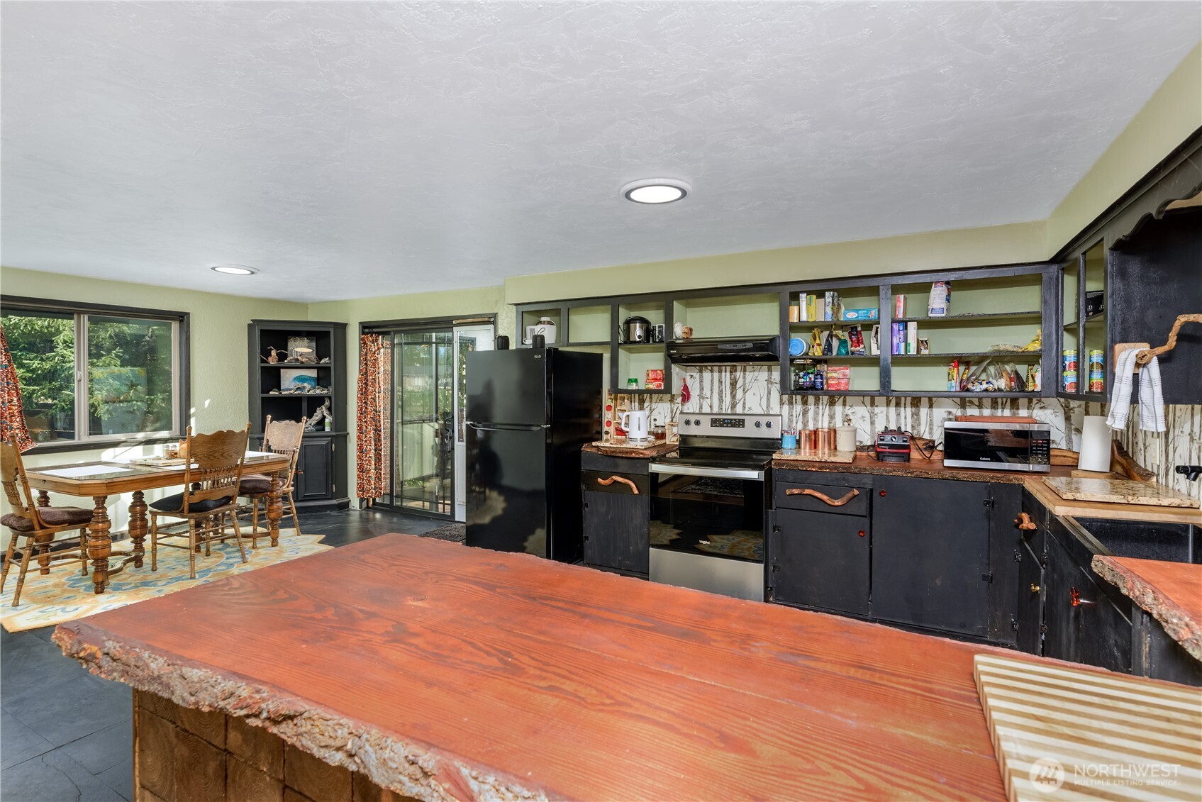 323 Hulse Road Port Angeles, WA 98362 - Photo 10 of 40