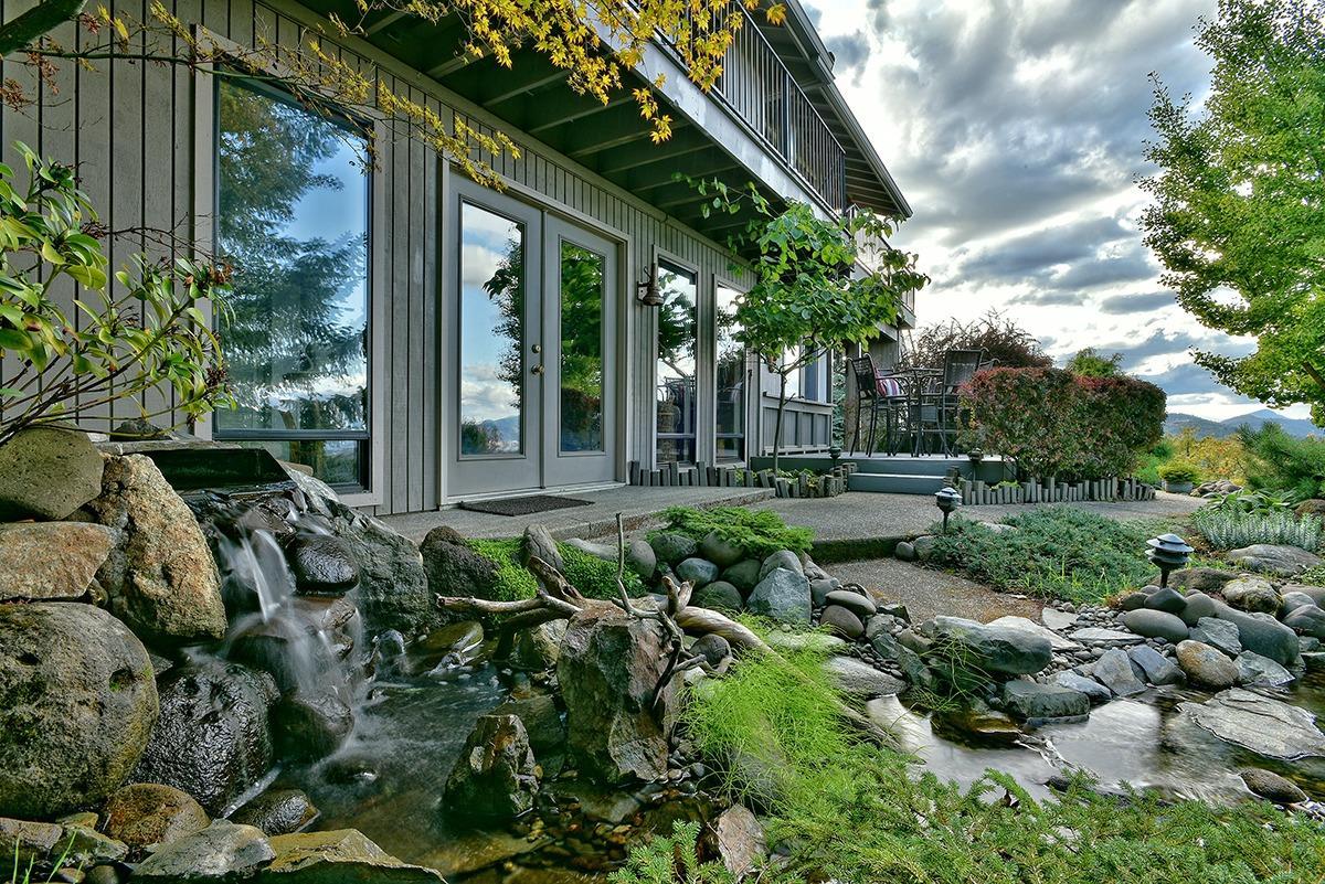 5233 Pioneer Road Medford, OR 97501 - Photo 12 of 32 Additional Photo