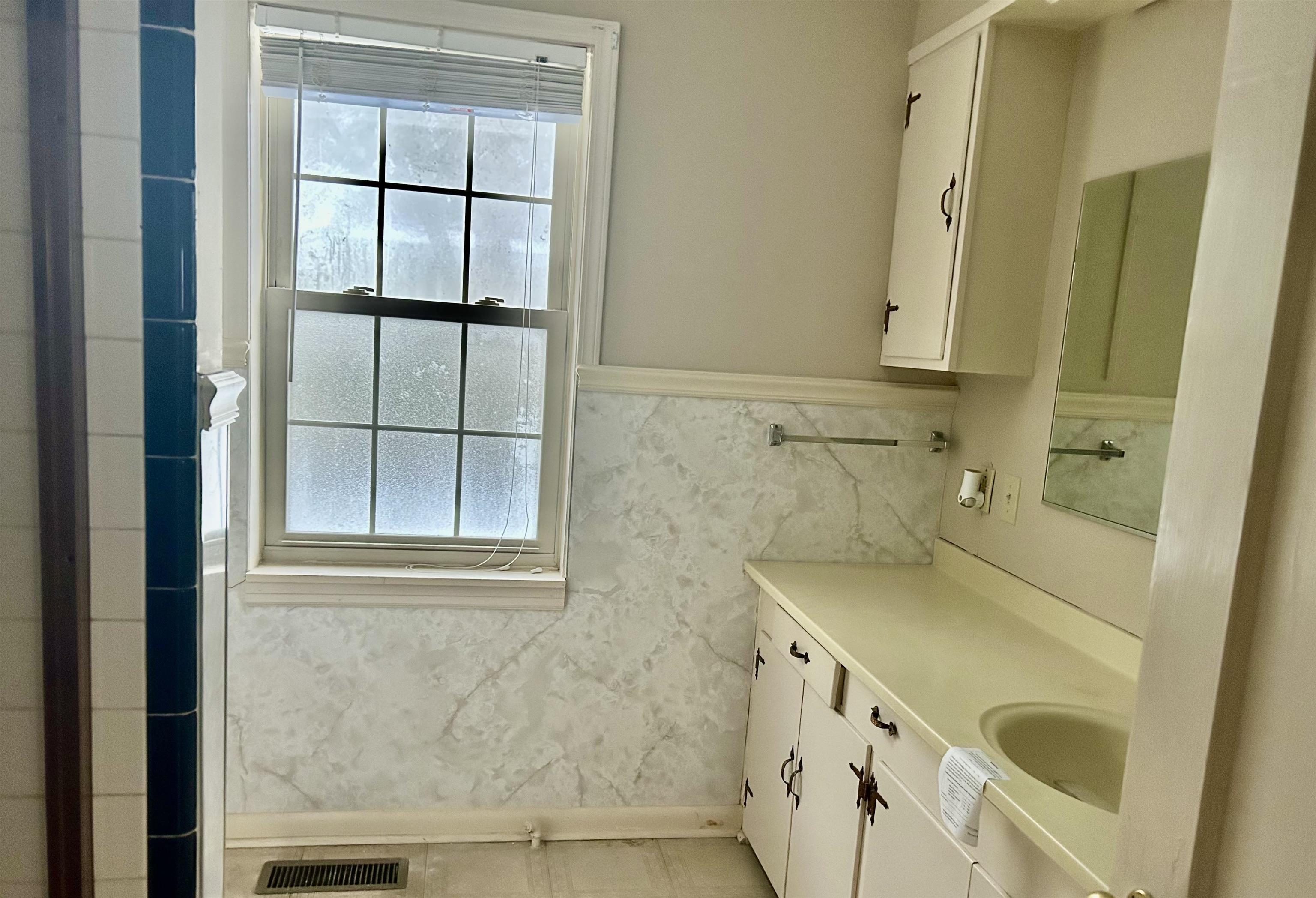 503 Terrace Drive Covington, TN 38019 - Photo 10 of 14 Bathroom with vanity