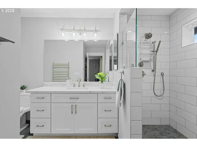 $1,124,900 | 18304 Northeast 255th Circle, Battle Ground, WA 98604