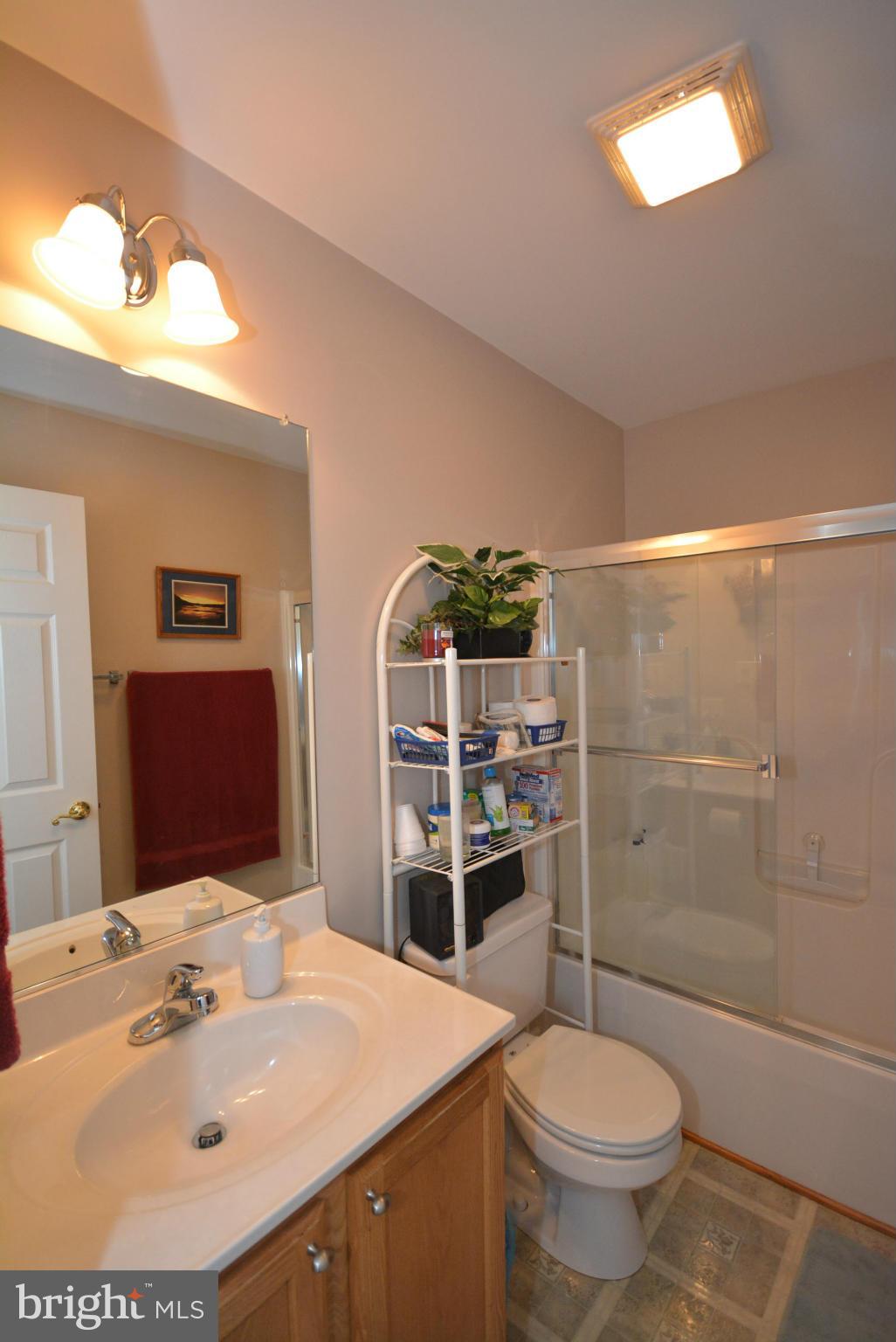 159 Ruth Court Strasburg, VA 22657 - Photo 18 of 30 HALL BATH
