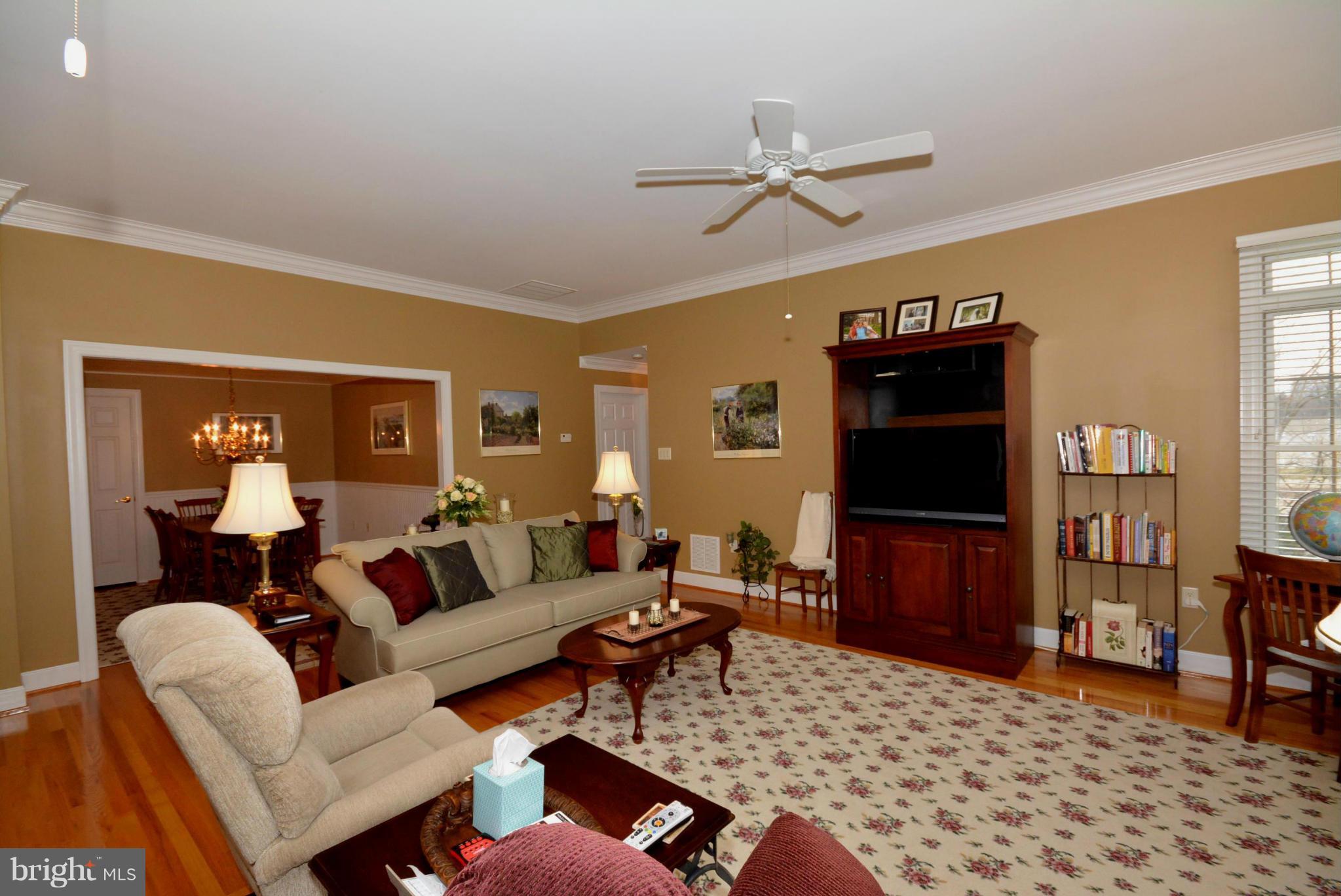 159 Ruth Court Strasburg, VA 22657 - Photo 7 of 30 LIVING ROOM