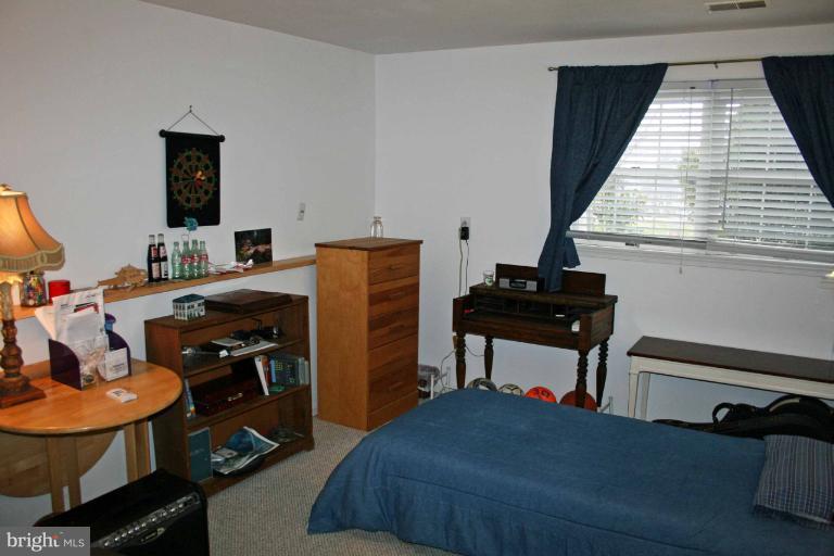 1114 West Joppa Road Towson, MD 21204 - Photo 19 of 22 Bedroom #5