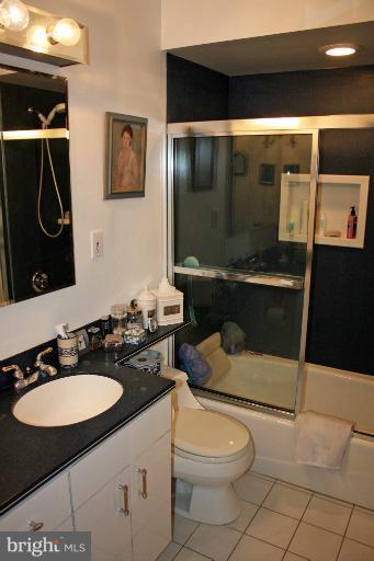 1114 West Joppa Road Towson, MD 21204 - Photo 3 of 22 Family Bath