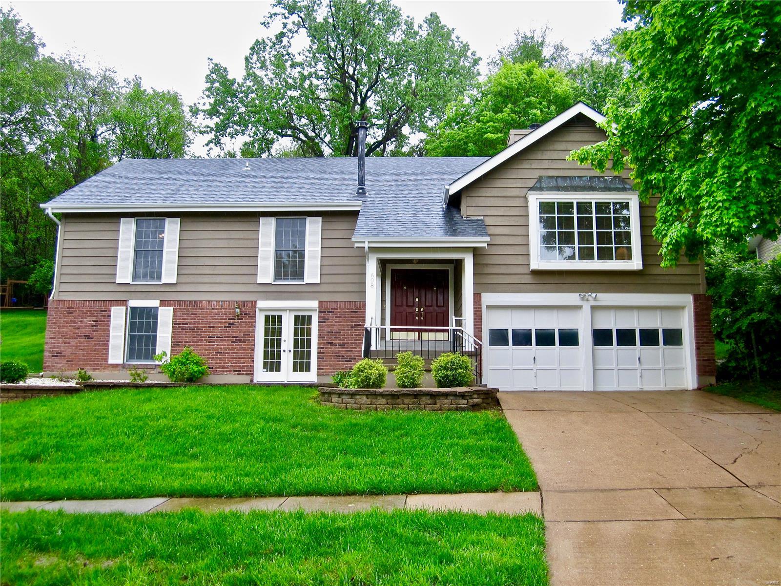 608 Valley Point Lane Ballwin, MO 63021 - Photo 1 of 38