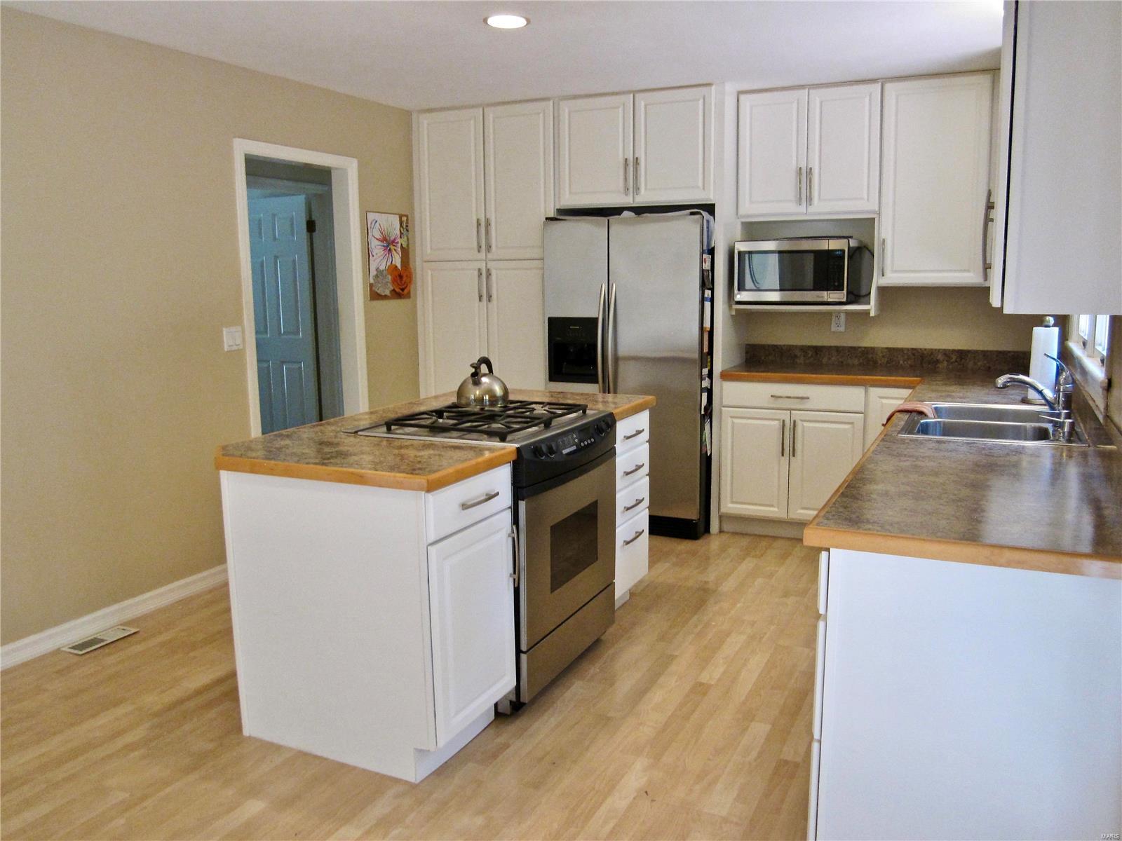 608 Valley Point Lane Ballwin, MO 63021 - Photo 14 of 38