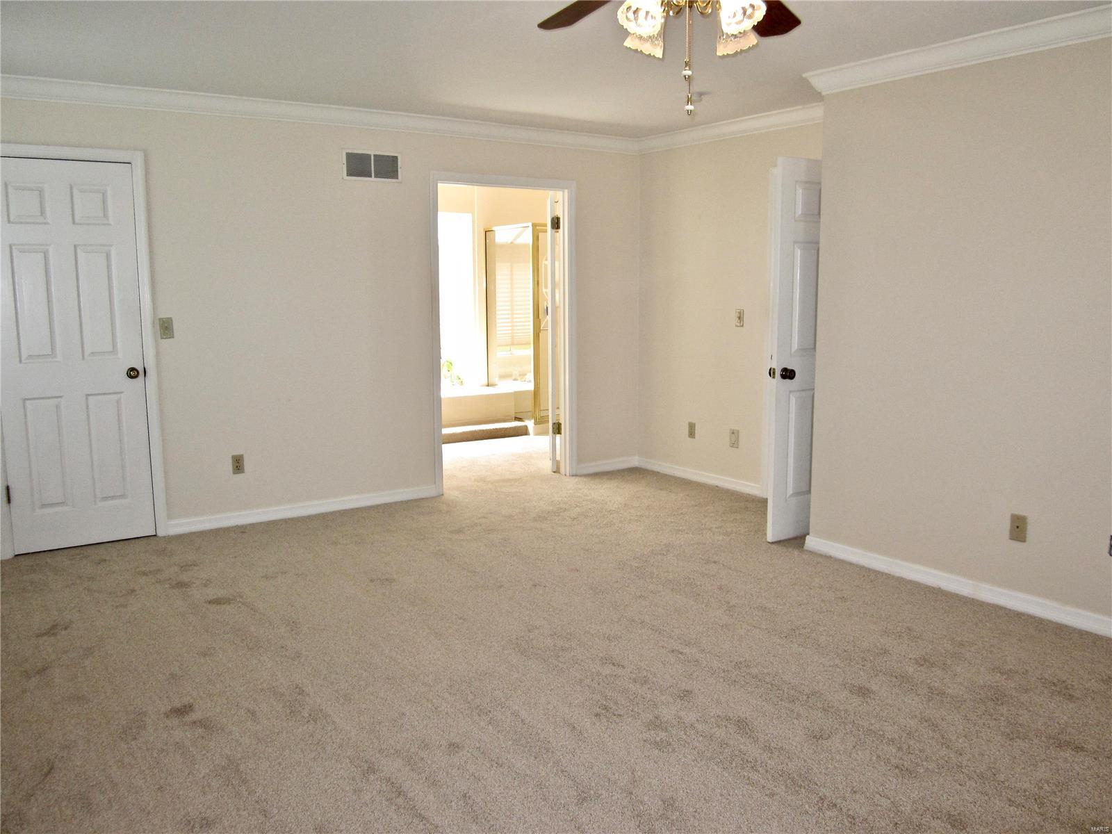 608 Valley Point Lane Ballwin, MO 63021 - Photo 19 of 38