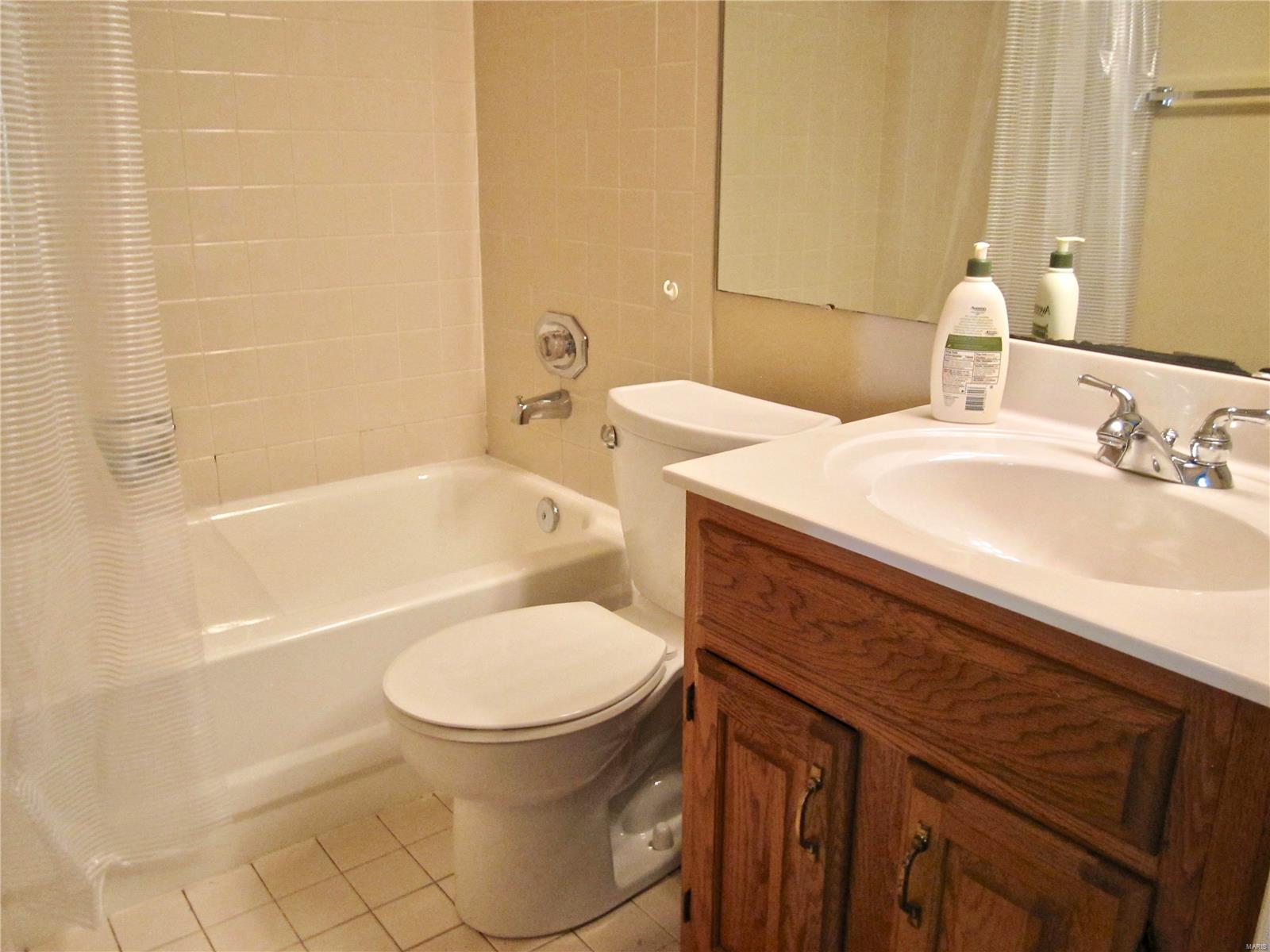 608 Valley Point Lane Ballwin, MO 63021 - Photo 31 of 38