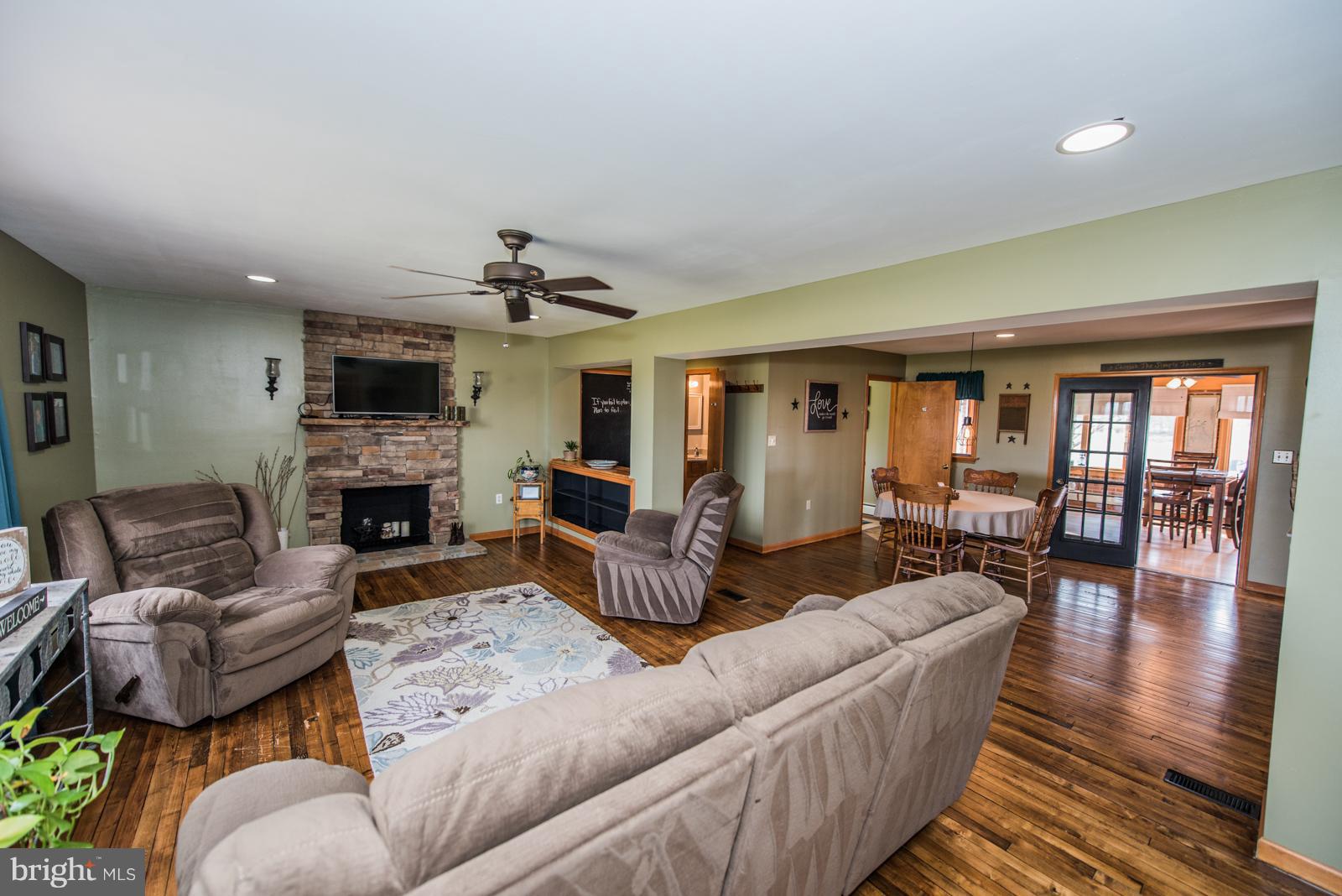 4361 Senseny Road Berryville, VA 22611 - Photo 3 of 30 Living Room