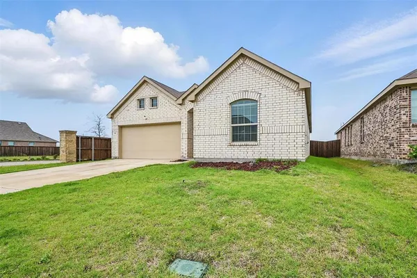 $2,000 | 132 Wyndemere Lane, Princeton, TX 75407