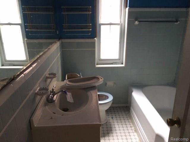 20471 Sheffield Road Detroit, MI 48221 - Photo 6 of 9