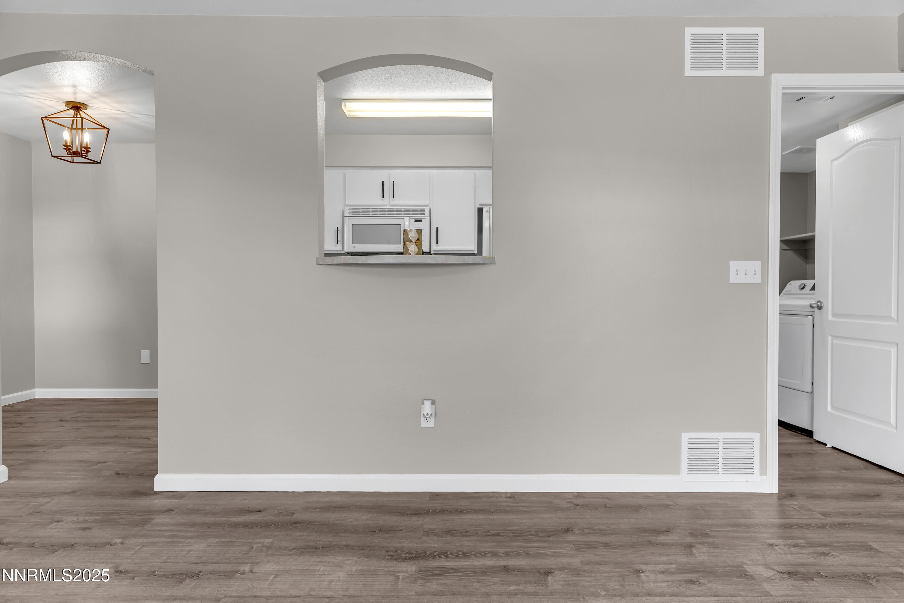 6850 Sharlands Avenue, Unit W 2133 Reno, NV 89523 - Photo 7 of 24 Sharlands W2133 nook window with part of