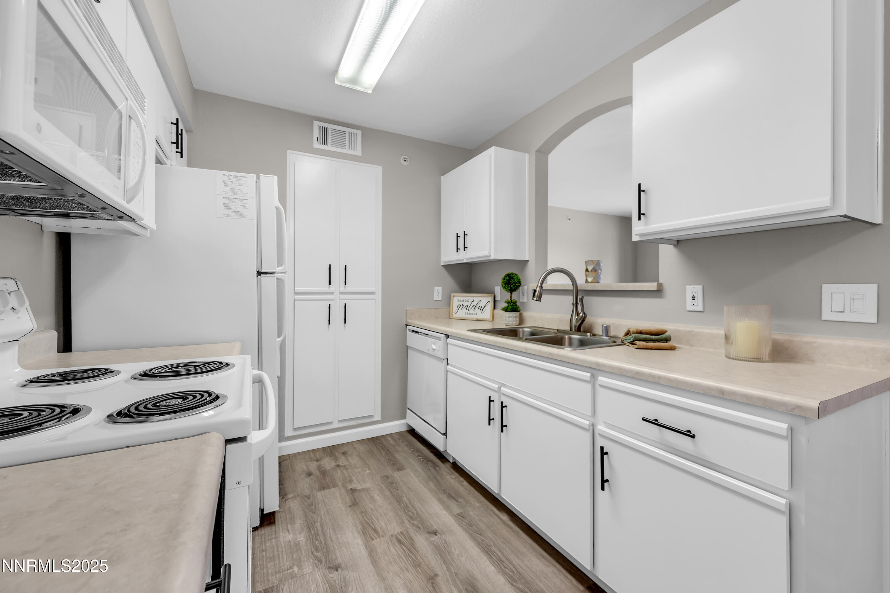 6850 Sharlands Avenue, Unit W 2133 Reno, NV 89523 - Photo 8 of 24 Sharlands W2133 kitchen 1