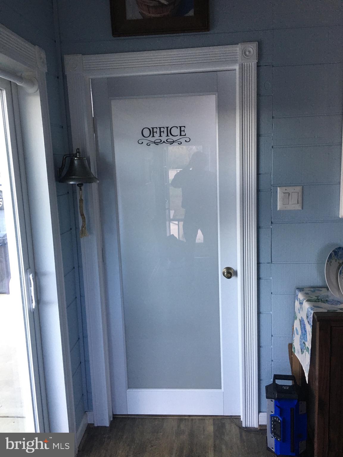 39030 Chaptico Road Mechanicsville, MD 20659 - Photo 10 of 23 a view of a hallway
