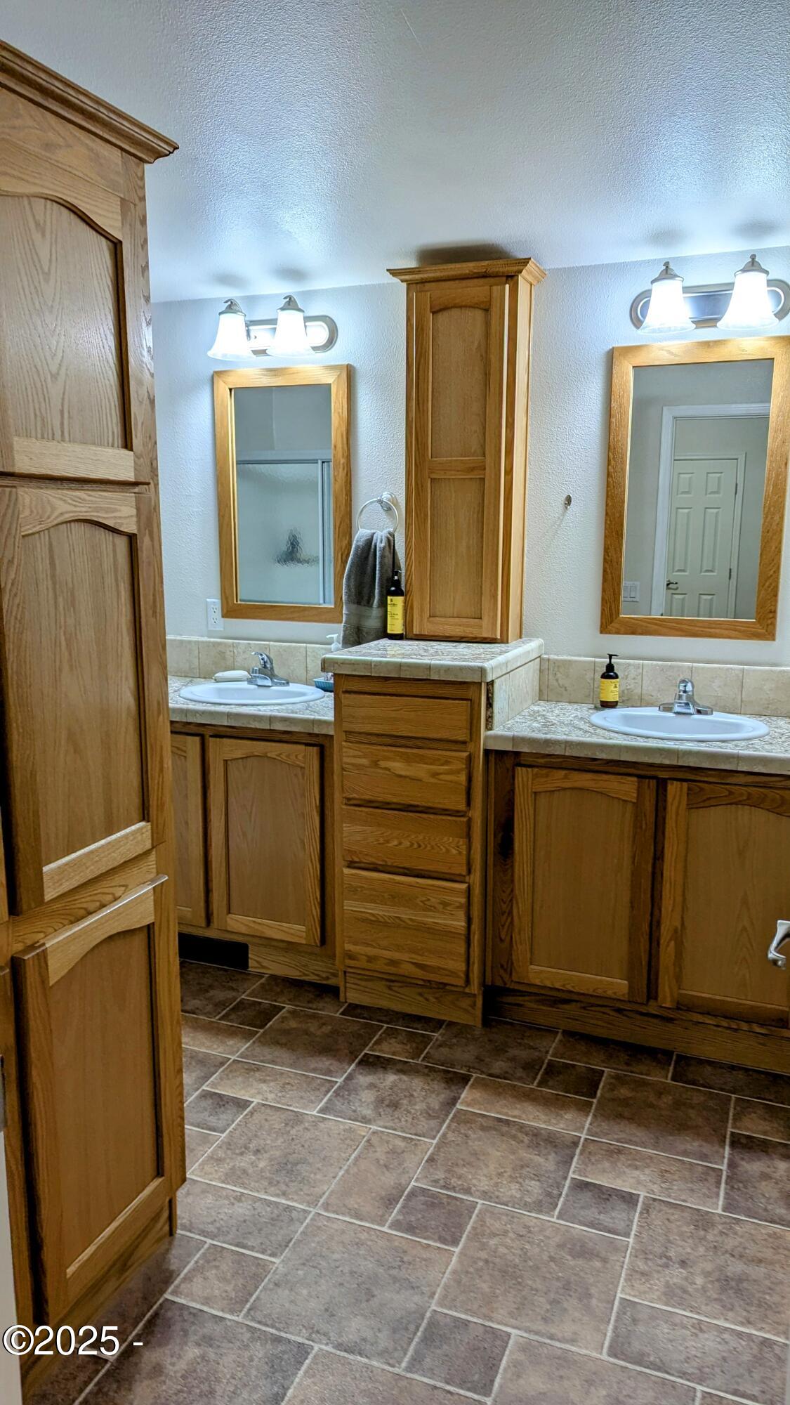 33125 White Oak Road Corvallis, OR 97333 - Photo 27 of 37 Bathroom 2