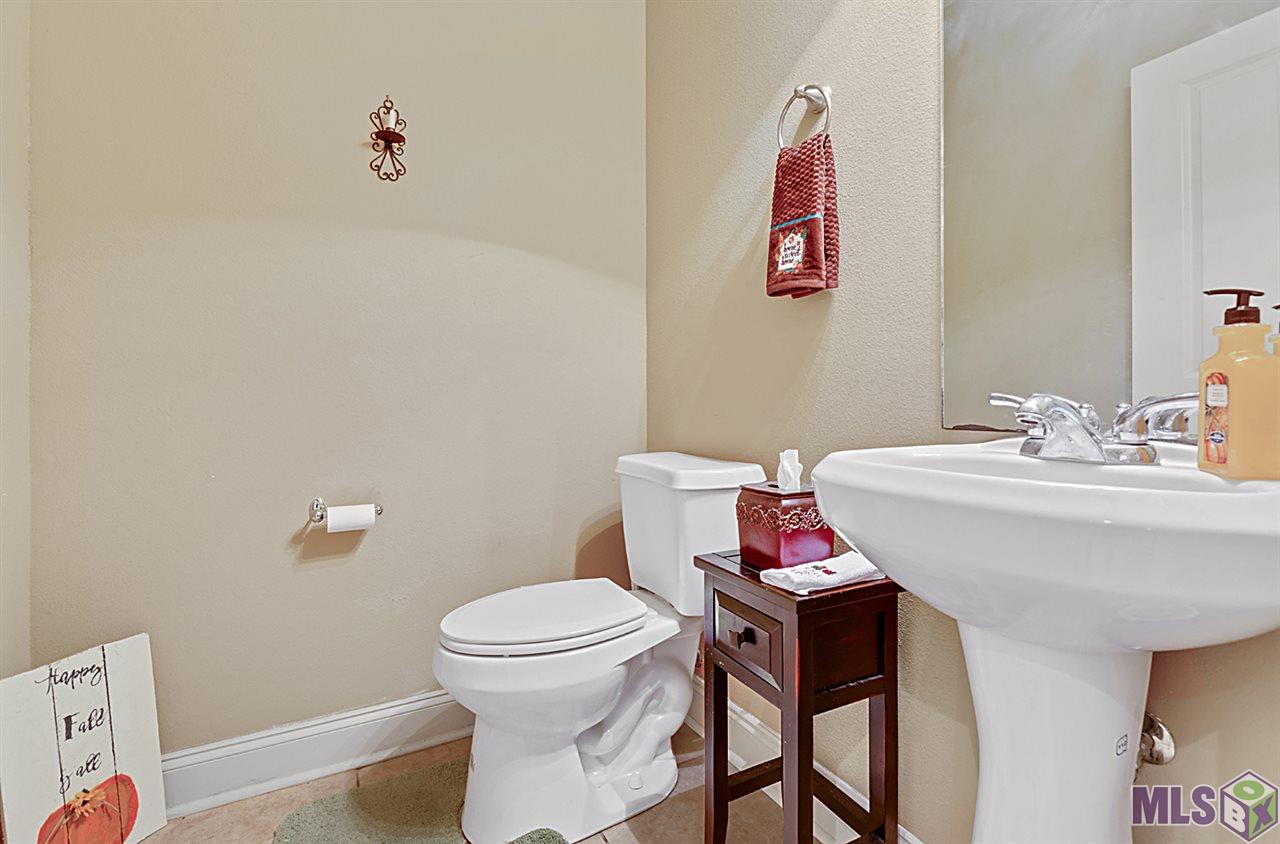 8429 Florida Boulevard, Unit 2C Denham Springs, LA 70726 - Photo 11 of 31