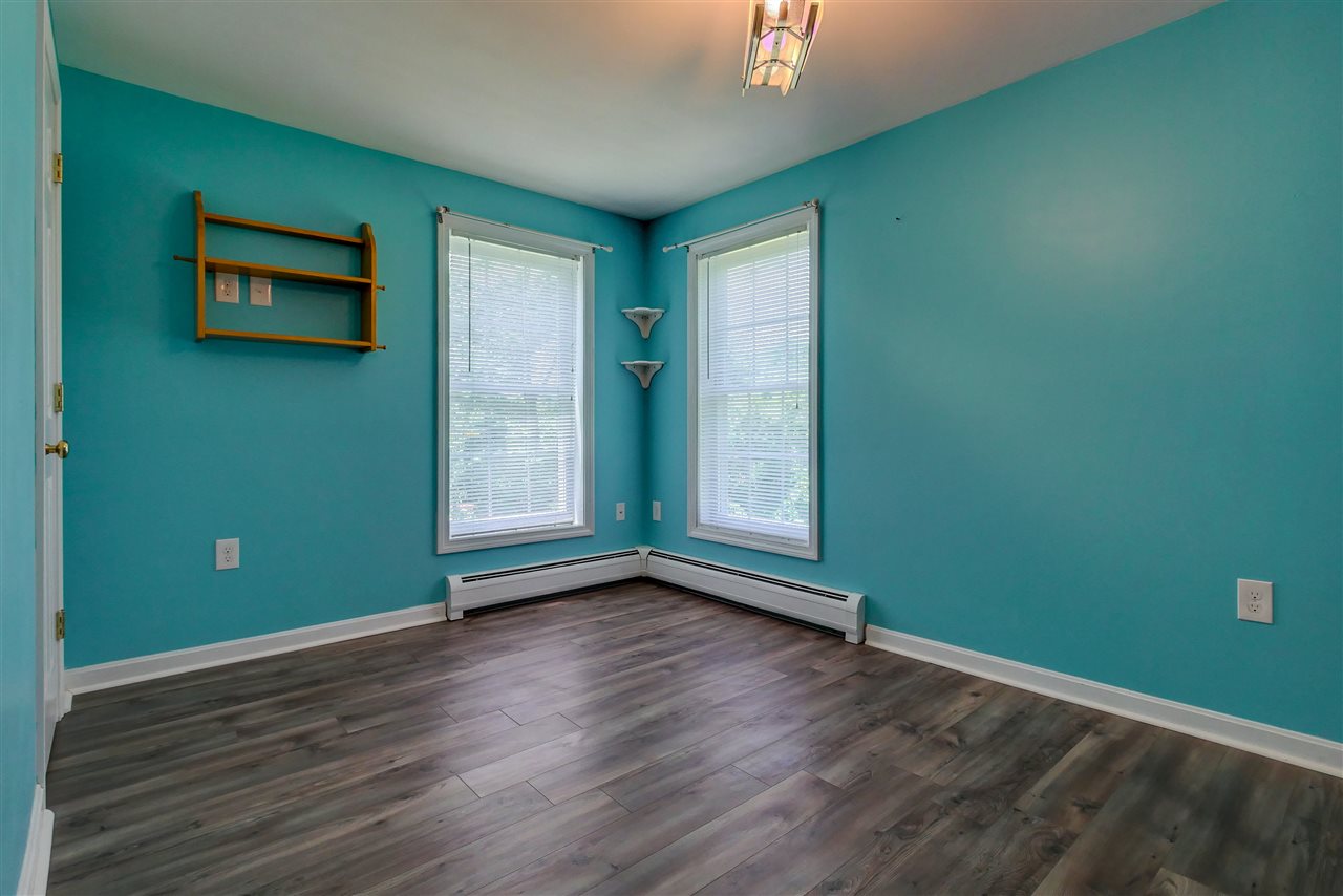 4 Meeks Road Kingston, NH 03848 - Photo 21 of 32