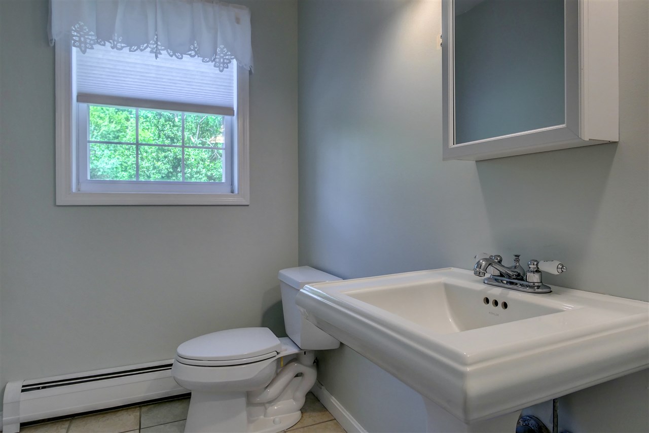 4 Meeks Road Kingston, NH 03848 - Photo 29 of 32