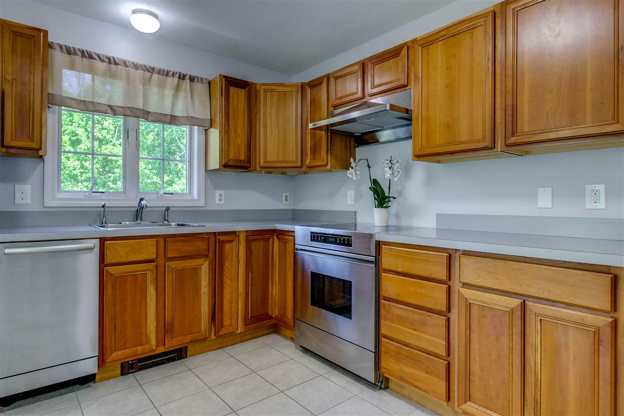 4 Meeks Road Kingston, NH 03848 - Photo 8 of 32