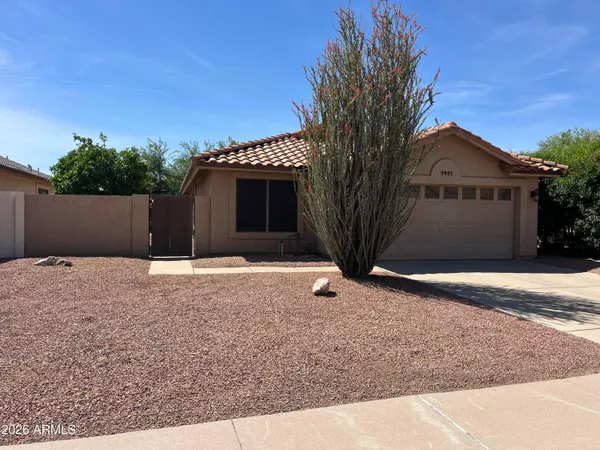 $2,200 | 3921 East Graythorn Street, Phoenix, AZ 85044