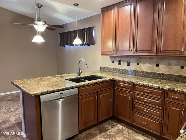 $2,200 | 3921 East Graythorn Street, Phoenix, AZ 85044