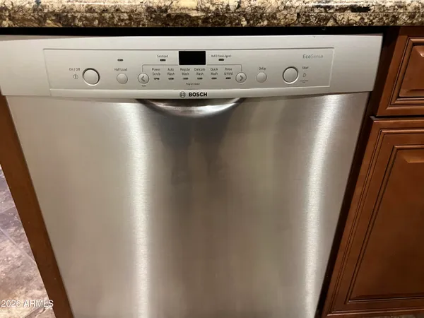 $2,200 | 3921 East Graythorn Street, Phoenix, AZ 85044