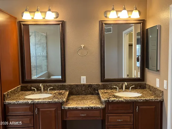 $2,200 | 3921 East Graythorn Street, Phoenix, AZ 85044