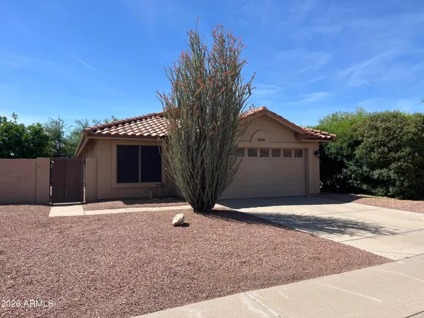 $2,200 | 3921 East Graythorn Street, Phoenix, AZ 85044