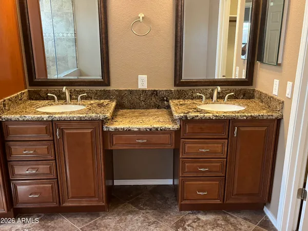 $2,200 | 3921 East Graythorn Street, Phoenix, AZ 85044