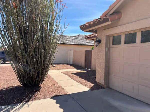 $2,200 | 3921 East Graythorn Street, Phoenix, AZ 85044