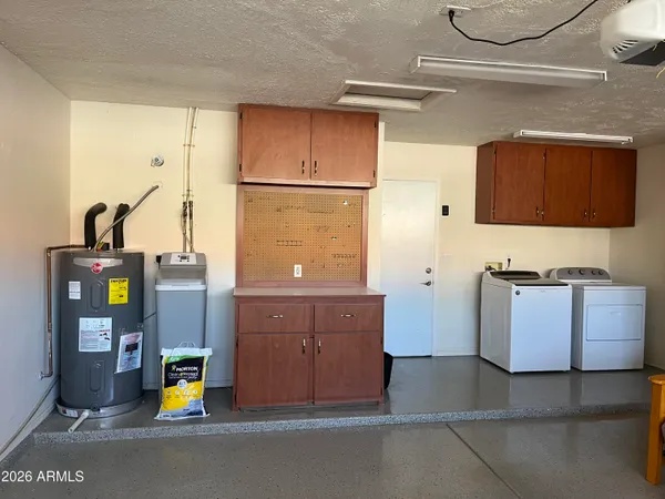 $2,200 | 3921 East Graythorn Street, Phoenix, AZ 85044