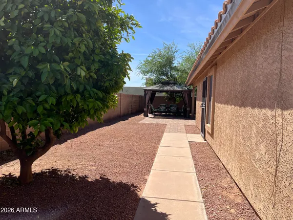 $2,200 | 3921 East Graythorn Street, Phoenix, AZ 85044